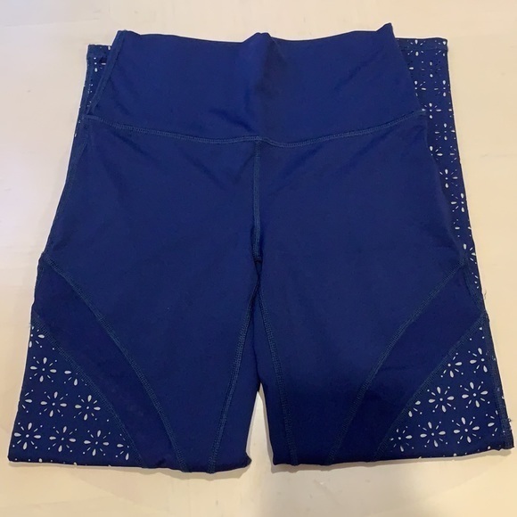 Aerie Chill Play Move leggings Navy flower overlay - Picture 5 of 6